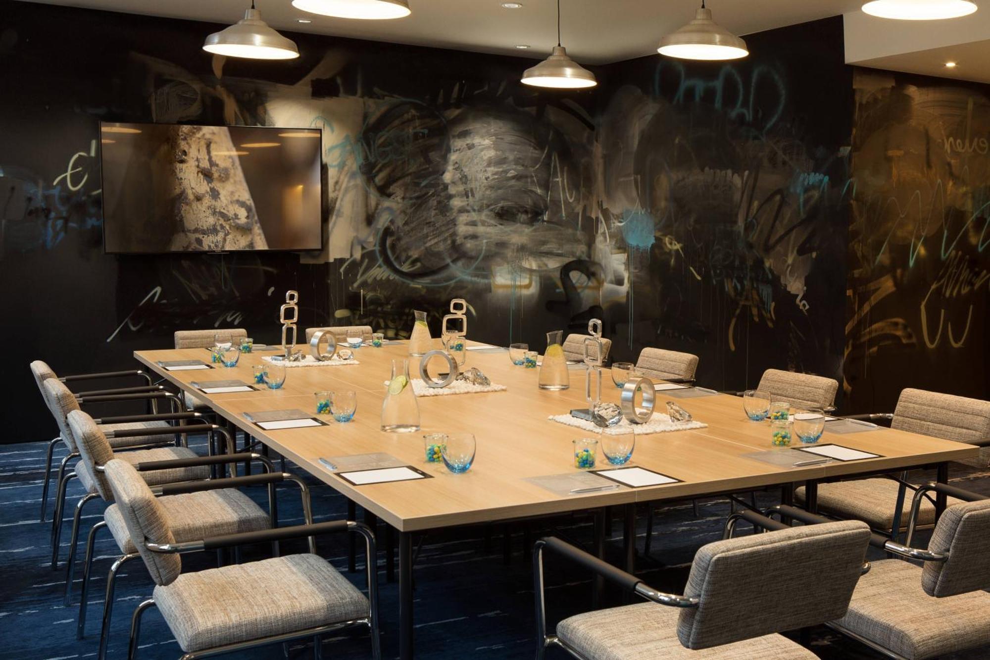 汉堡万丽酒店 外观 照片 The boardroom at the National Football Museum
