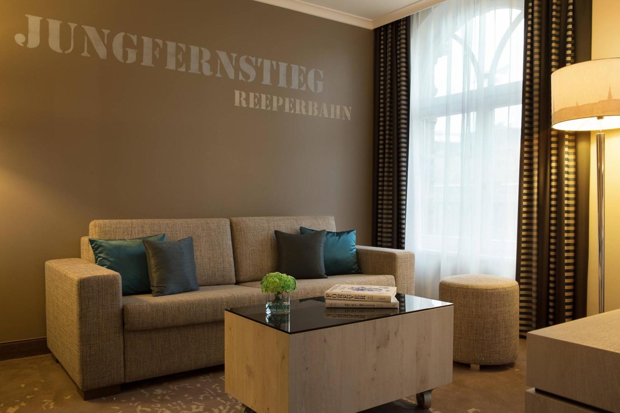 汉堡万丽酒店 外观 照片 A suite at the hotel