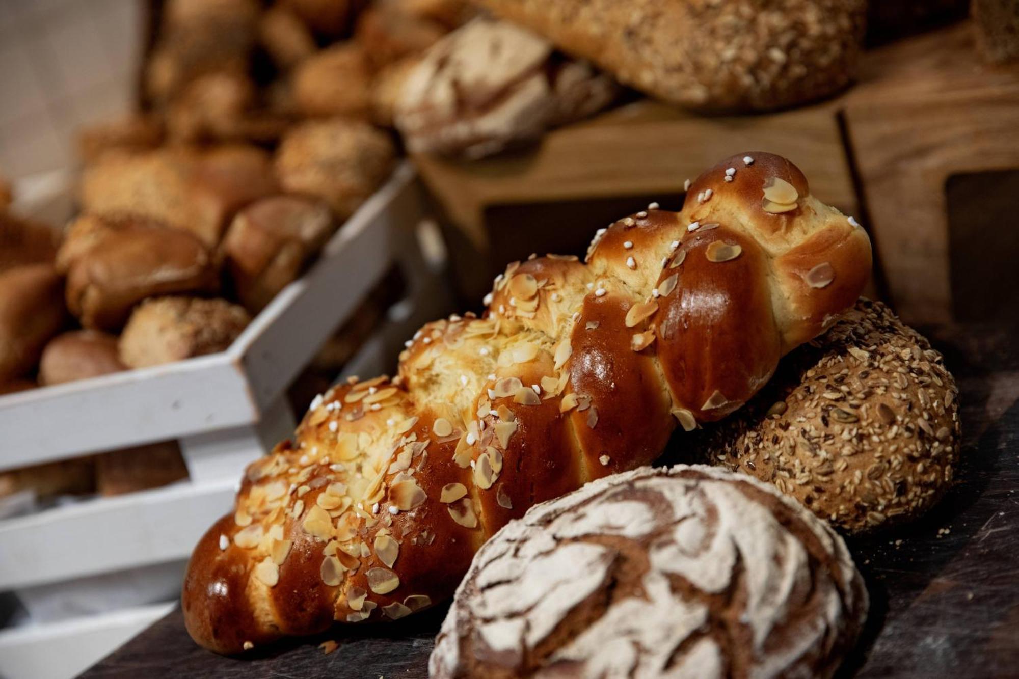 汉堡万丽酒店 外观 照片 Traditional Greek Easter bread